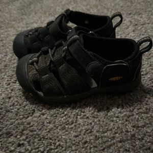 Toddler keen water shoe size 6